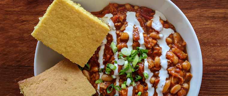 Veggie Chili & Cornbread